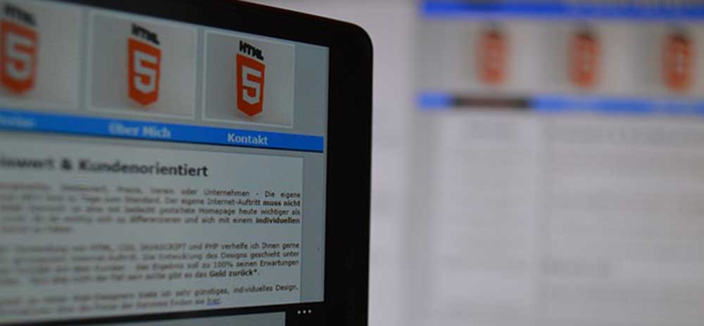 HTML5-logo-on-laptop-screen